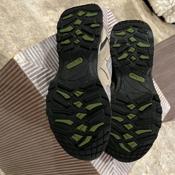 Women’s LL Bean Sneakers - Picture 4 of 4